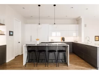 Photo #6: 4844413 Listing