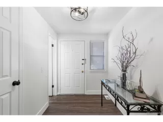 Photo #5: 4848295 Listing