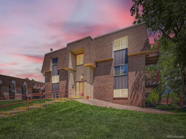 MLS: 4848958 Condo For Sale