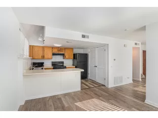 Photo #5: 4849088 Listing