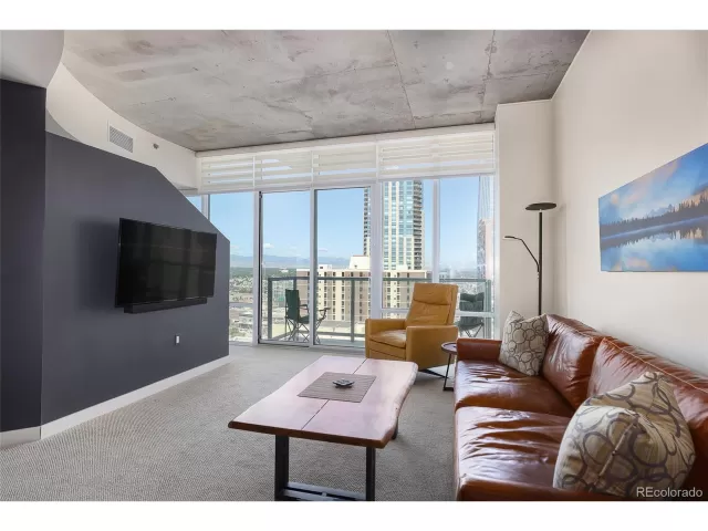 MLS: 4850857 Condo For Sale