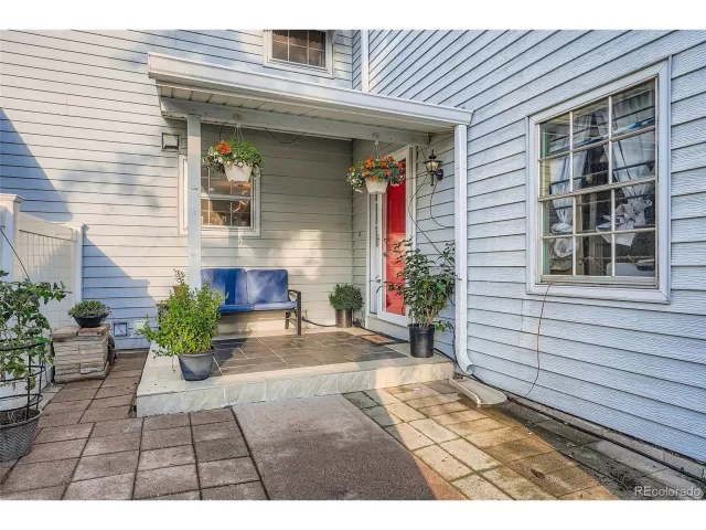 MLS: 4850979 Condo For Sale