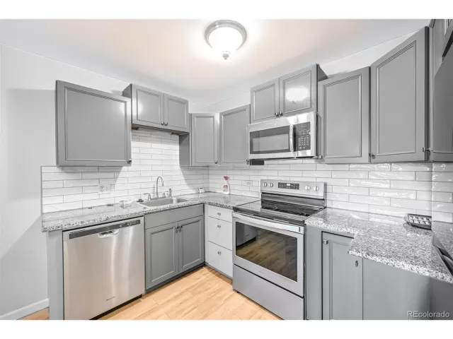 MLS: 4853356 Condo For Sale