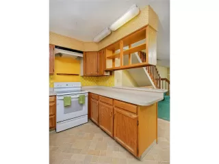 Photo #5: 4853376 Listing