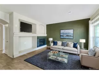 Photo #5: 4853443 Listing