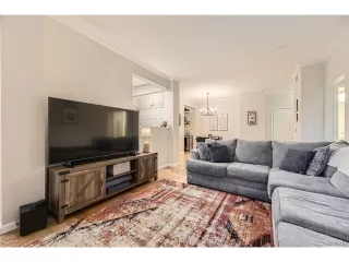 Photo #5: 4853960 Listing 