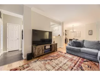 Photo #6: 4853960 Listing 