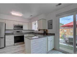 Photo #5: 4854437 Listing
