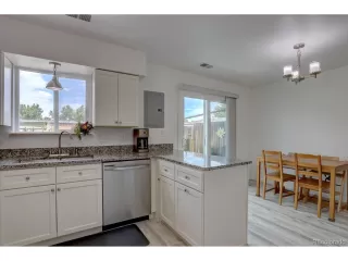 Photo #6: 4854437 Listing