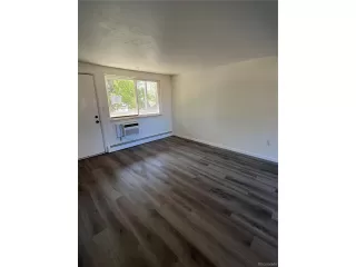 Photo #4: 4856256 Listing