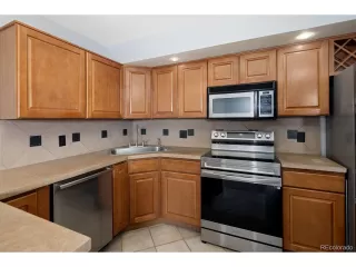 Photo #5: 4856264 Listing