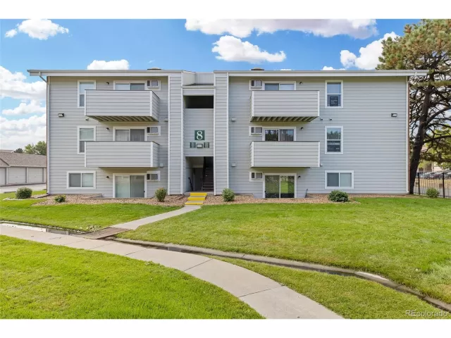 MLS: 4857738 Condo For Sale