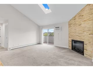 Photo #5: 4857738 Listing