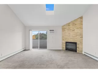 Photo #6: 4857738 Listing