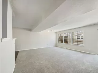 Photo #6: 4860575 Listing 