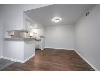 Photo #2: 4860945 Listing