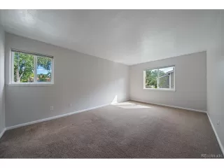 Photo #4: 4860945 Listing