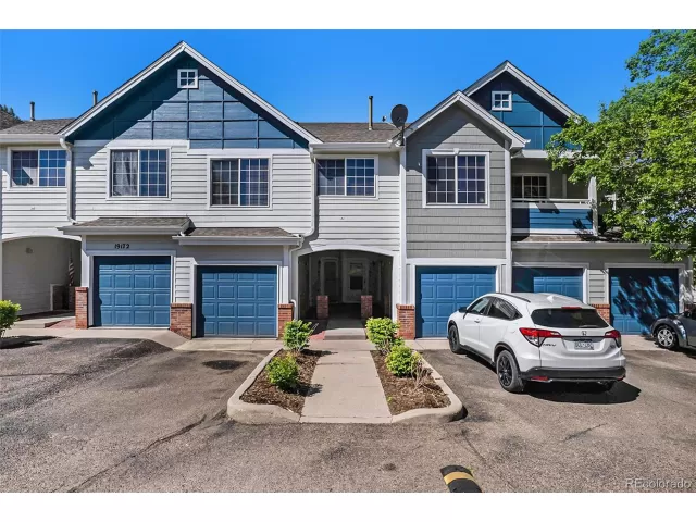 MLS: 4862968 Condo For Sale