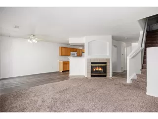 Photo #5: 4862968 Listing