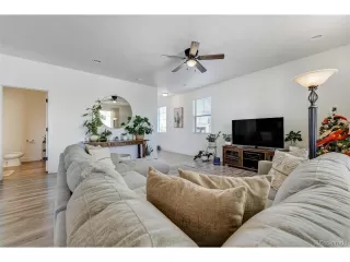 Photo #5: 4863906 Listing