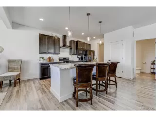 Photo #6: 4863906 Listing