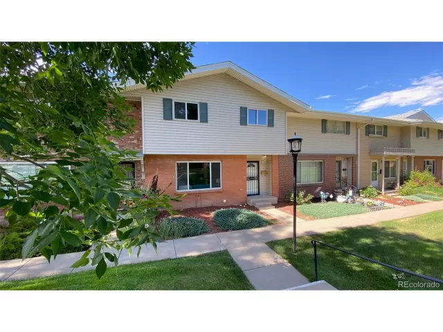 MLS: 4867082 Condo For Sale