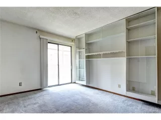 Photo #5: 4867962 Listing