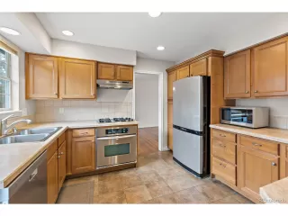 Photo #5: 4868668 Listing 