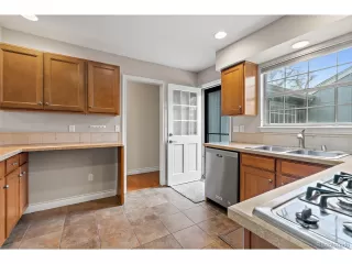 Photo #6: 4868668 Listing 