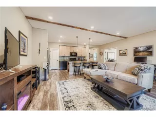 Photo #6: 4872229 Listing