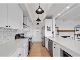 Photo #4: 4873297 Listing