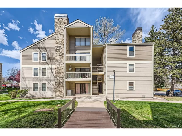 MLS: 4875935 Condo For Sale