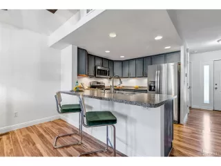 Photo #6: 4877681 Listing