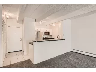 Photo #2: 4877891 Listing 