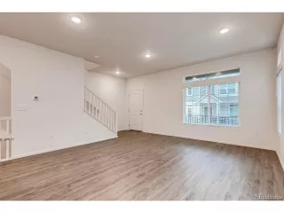 Photo #2: 4879751 Listing