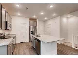 Photo #3: 4879751 Listing