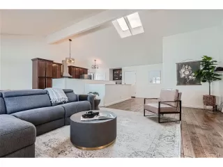 Photo #5: 4882308 Listing 