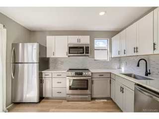 Photo #4: 4882461 Listing