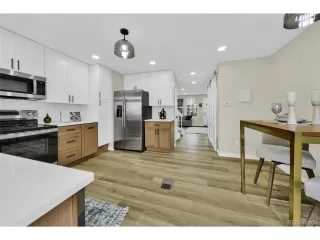 Photo #5: 4882707 Listing