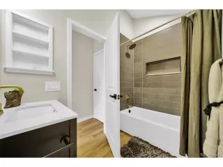 Photo #6: 4882707 Listing