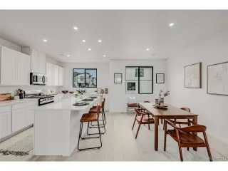 Photo #6: 4883358 Listing