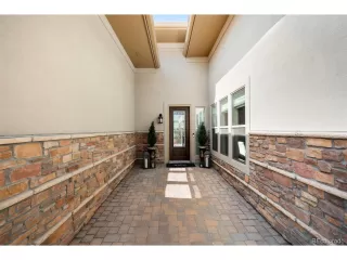 Photo #6: 4884728 Listing