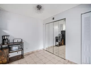 Photo #5: 4885087 Listing