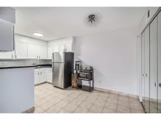 Photo #6: 4885087 Listing