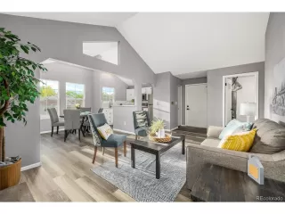 Photo #4: 4886098 Listing 