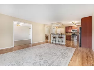 Photo #5: 4886187 Listing 