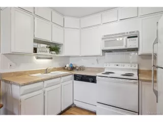 Photo #3: 4887038 Listing