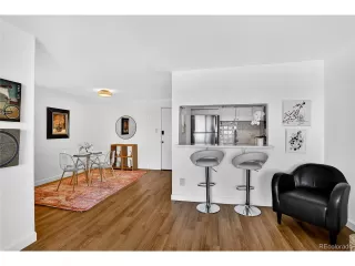 Photo #5: 4887373 Listing 