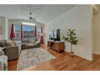 Photo #5: 4888683 Listing 