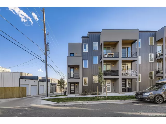 MLS: 4889282 Condo For Sale